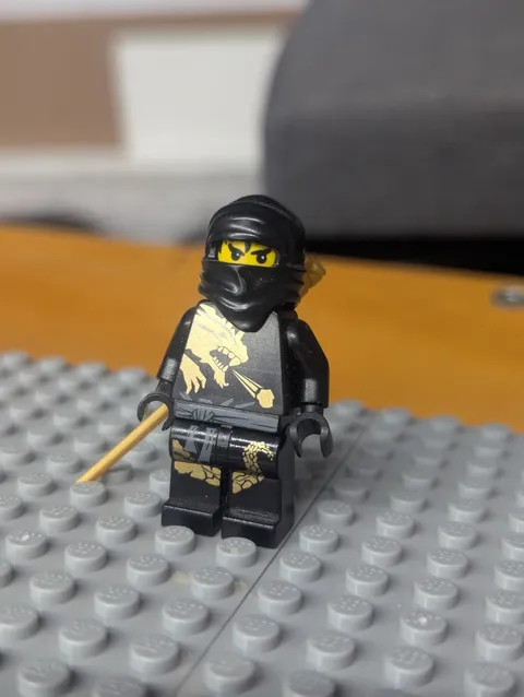  LEGO Ninjago Cole DX Minifigure njo015 - Golden Weapon - Rare - Mint
