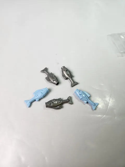 Lego Flat Fish Parts x 5 Flat Silver And Light Blue