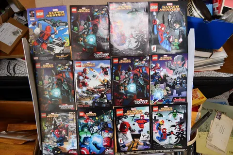 Lot Lego Comic Books Marvel Super Heroes Avengers Spider-Man Guardians Galaxy