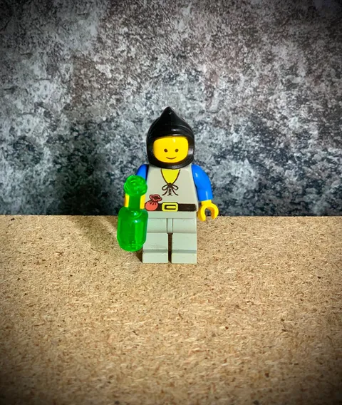 Lego Castle - cas091 - Peasant / Farmer (1989) good condition