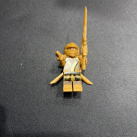 LEGO NINJAGO Lloyd Golden Ninja Minifigure (njo0073) w/ 3 Gold Swords