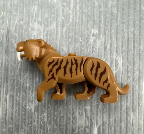 LEGO Arctic Sabre Tooth Tiger Minifigure City 60193