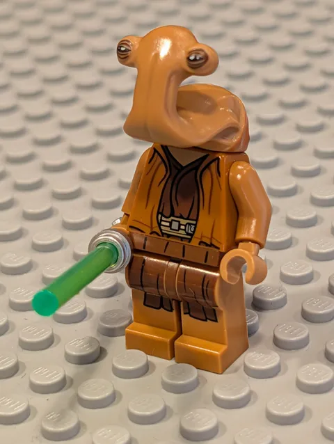LEGO Star Wars sw0570 Ithorian Jedi Master Noga-ta Minifigure & Lightsaber 75051