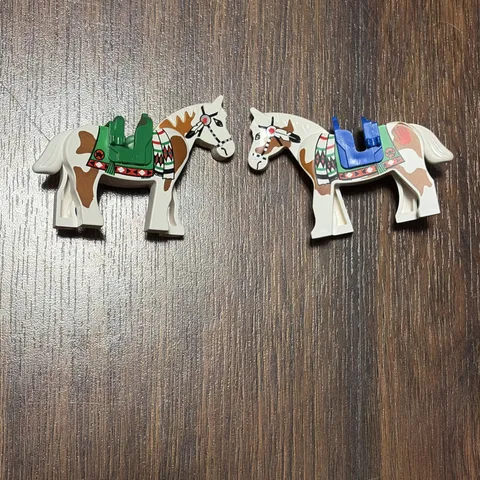 LEGO Minifigure Animal Western Indian White Painted Horse 6748 6718 6763 6766 X2