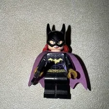 LEGO Super Heroes Batgirl Minifigure Batman 2 DC Lavender Cape 76013 sh0092