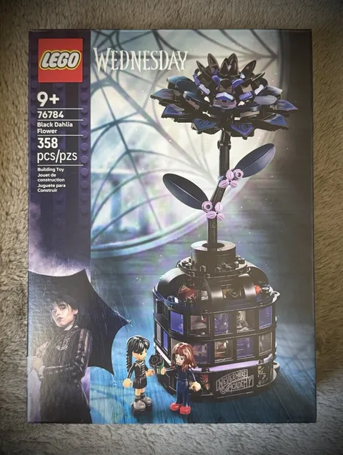 Wednesday Adams Lego 76784 Black Dahlia Flower