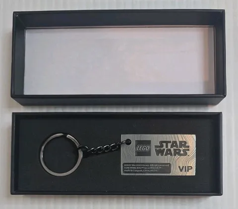 New LEGO 5007403 Star Wars The Mandalorian Beskar Key Chain VIP Key Ring