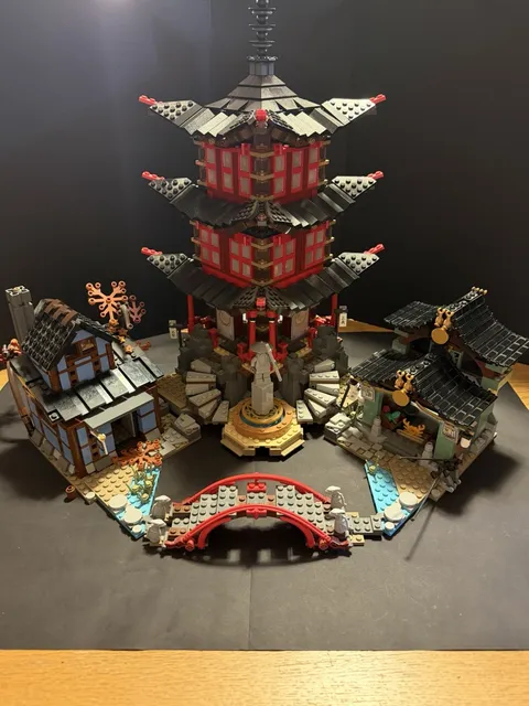 LEGO NINJAGO HUGE LOT Temple Airjitzu 70751, 70608, 35 MINIFIGURES *READ PLEASE*