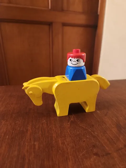 LEGO Duplo Yellow Horse 1984 Vintage Set #2055