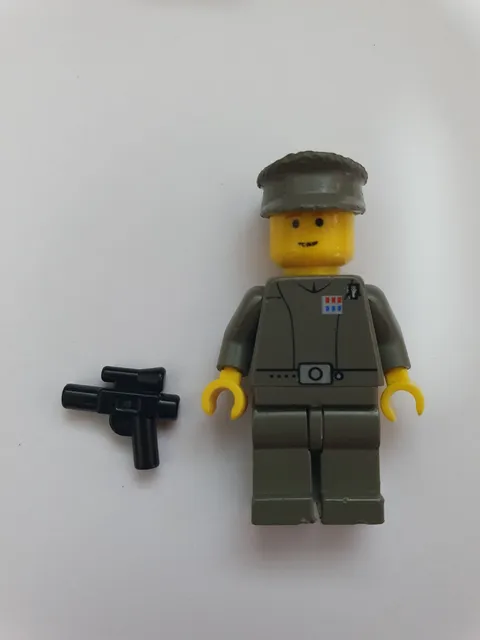 Lego Star Wars Minifigure - Imperial Officer 7201 sw0046