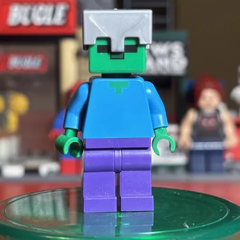 Lego Minecraft Zombie Silver Helmet Minifigure Used Good Condition MIN131.