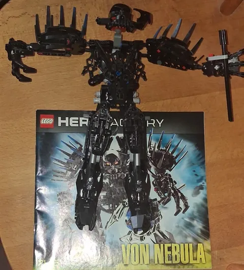 LEGO Hero Factory Partial Build 7145 Von Nebula w/ Manual Incomplete