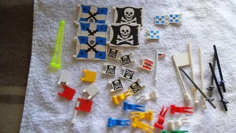LEGO  Flags and Banner Lot  Late 1980s  Pirates