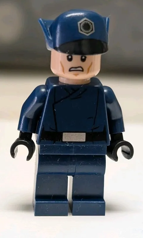 Lego SW0832 First Order Officer Colonel Erich S Datoo Star Wars Minifigure 75166