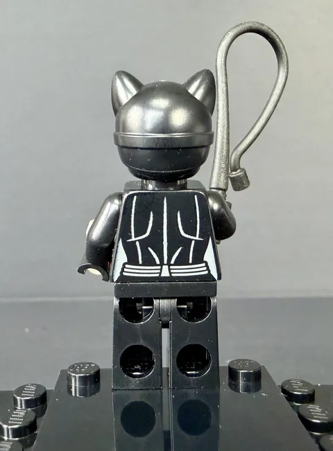 LEGO® DC Super Heroes Catwoman with Red Goggles Minifigure Batman 2 76122 sh0595