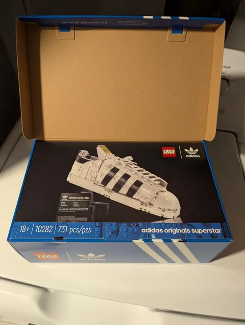 LEGO Icons: adidas Originals Superstar (10282)