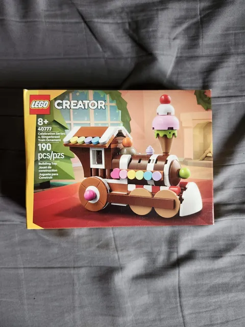 Lego Creator Celebration Series: Gingerbread Train Ornament (40777)