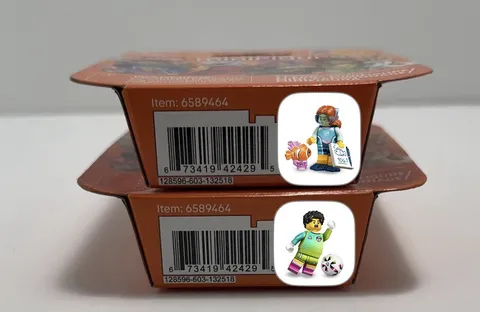 LEGO  Series 29 Collectible Minifigures  Soccer Player and Marine Biologist