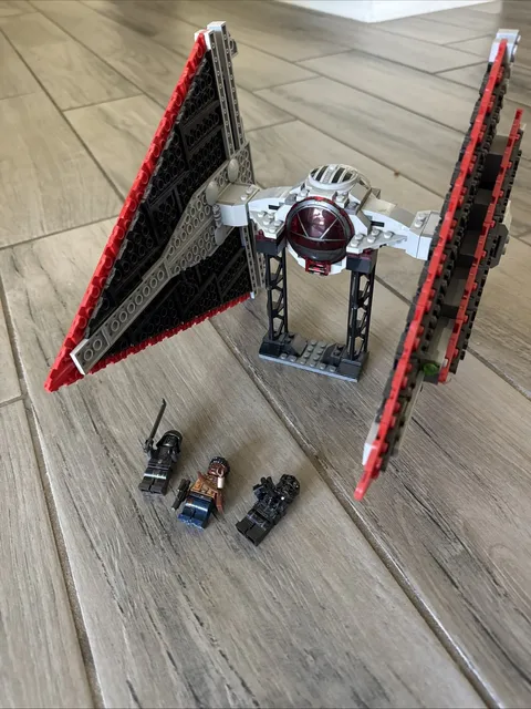 LEGO Star Wars: Sith Tie Fighter (75272) - Complete With Minifigs