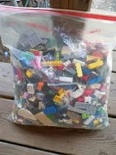 1 Gallon Size Bag Of Mixed Lego's USED