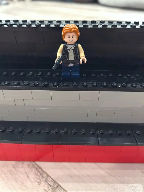 Han Solo  Dark Blue Legs Black Vest Star Wars LEGO® Minifigure