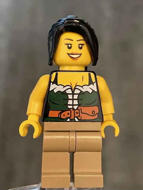 LEGO  Girl Female Minifigure Princess Pirate Robin Hood Big Smile Black Ponytail