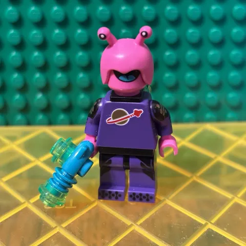 LEGO CMF Space Creature (COL396) Minifig | Series 22 | Complete With Accessories