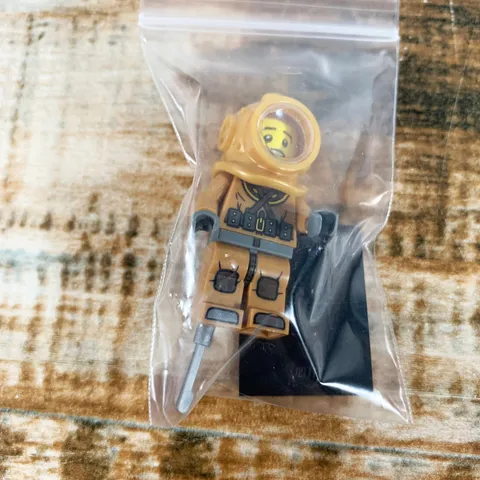 Lego Diver Minifigure Series 8 Complete Collectible 8833