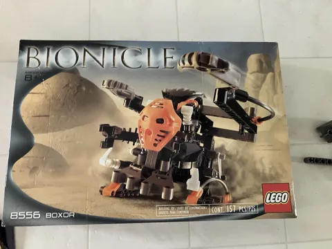 LEGO BIONICLE 8556 Boxor 2002 w/ Box Nearly Complete Set Rare Vintage w/ Manuals