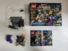 LEGO DC Super Heroes 6858 Catwoman Catcycle City Chase *Damaged BOX* *RETIRED*