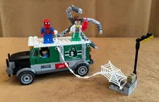 76015 LEGO Complete Marvel: Doc Ock Truck Heist Spiderman
