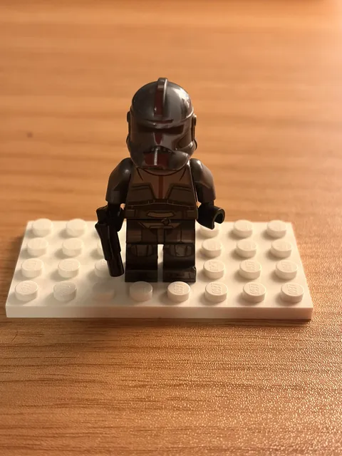 Lego Mini Figure Star Wars Commando Sergeant Hunter (damage on legs piece) 75314