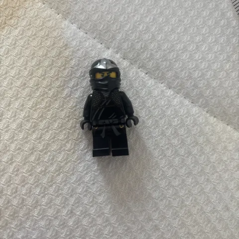 LEGO Ninjago Cole Minifigure Black Ninja with Silver Helmet
