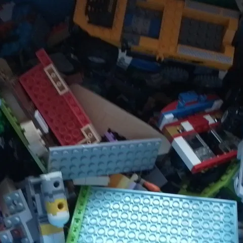 LEGO Bulk Lot Mixed Bricks/Pieces/Parts With Tub And Lid Included  7 Pounds