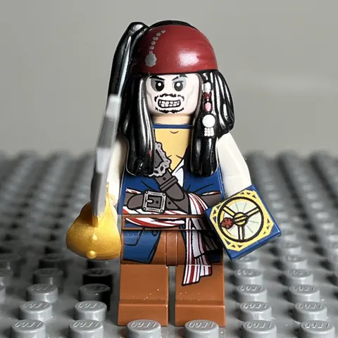 LEGO Pirates of Caribbean: Captain Jack Sparrow Skeleton Minifigure poc012 2P3