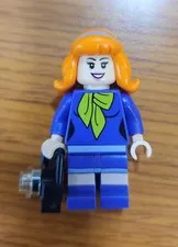 LEGO Scooby-Doo Daphne Blake Minifigure w/ Camara, Set #75904 **Ships Fast**