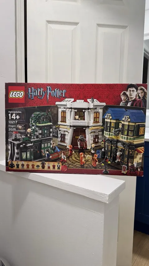 LEGO Harry Potter: Diagon Alley (10217) Sealed Brand New Has Box Damage
