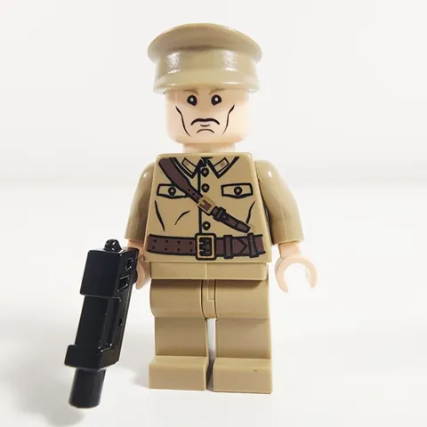 Lego  Colonel Dovchenko Minifigure Indiana Jones 7626 7628 iaj018