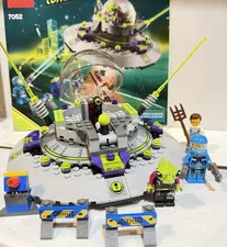 Alien Conquest UFO Abduction 7052 Lego Set 2011