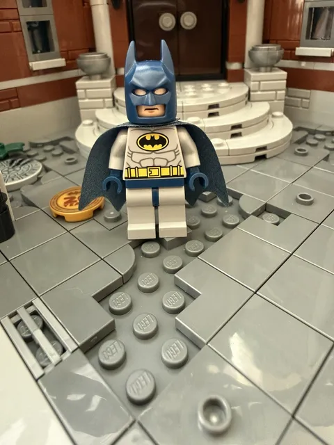 LEGO DC Batman Minifigure sh0025a - Dark Blue Cowl Type 2 Set 6860 Batcave