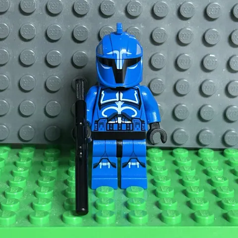 LEGO Star Wars Blue Clone Trooper Minifigure w/Helmet & Blaster