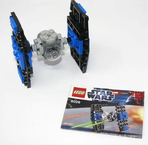 Lego 8028 - Star Wars Mini TIE Fighter - 2008 - 100% Complete w/Manual