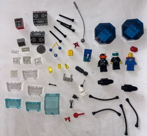 Vintage LEGO Classic Space Minifigures Lot 1980’s-astronauts,Rovers Accessories