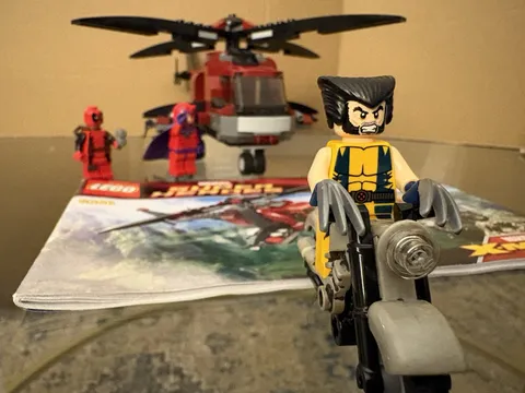LEGO Marvel Super Heroes Wolverine's Chopper Showdown 6866 & Minifigures No Box