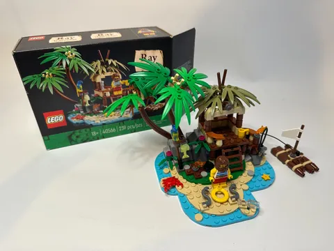 LEGO #40566 RAY THE CASTAWAY Lego Ideas -complete set