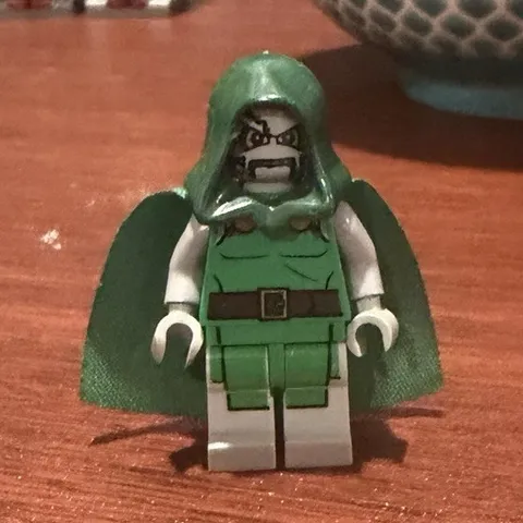 LEGO Marvel Super Heroes Doctor Doom Minifigure with Green Hood Cloth Cape