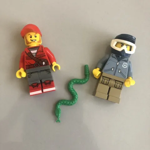 Lego City Mountain Off Road Chase 60170 Minifigures Snake Redhead Man Police