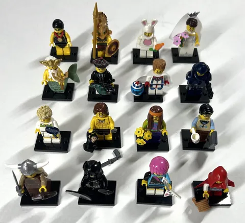 LEGO Series 7 8831 - Complete Set Of 16 Minifigures Retired