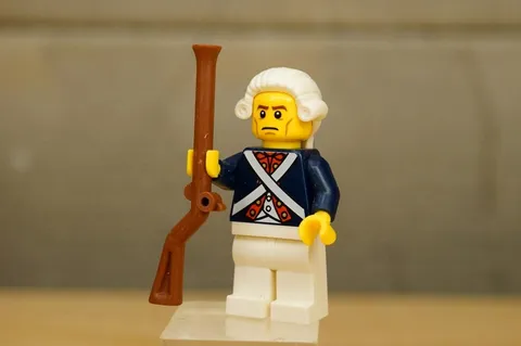 LEGO Toy Minifigure Series 10 2013 Revolutionary Soldier #12 #71001-13