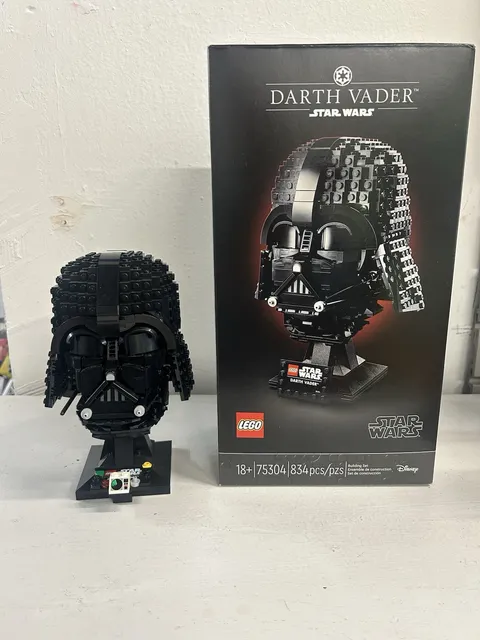 LEGO Star Wars: Darth Vader Helmet (75304)